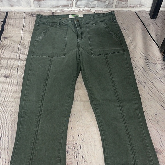 Anthropologie Pants - Anthropologie olive green ankle pants size 30T